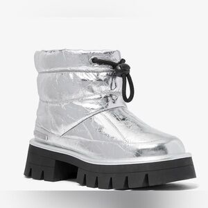 MICHAEL KORS Metallic Silver Leather Waterproof Winter Boots – 9 – NEW WITH TAG